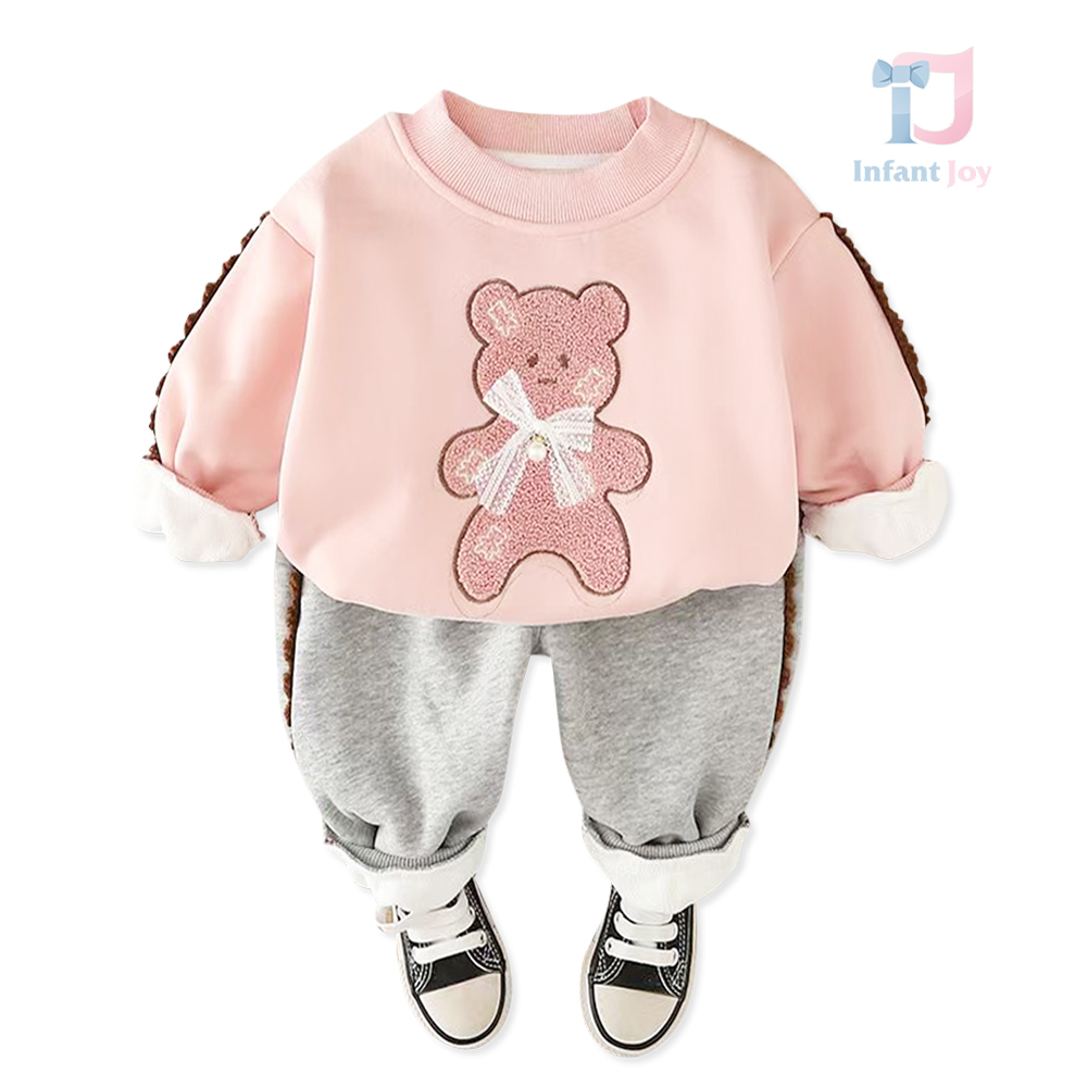 Dwuczęściowy komplet składający się z bluzy i spodni ocieplanych z aplikacjami Softy Bear Pink