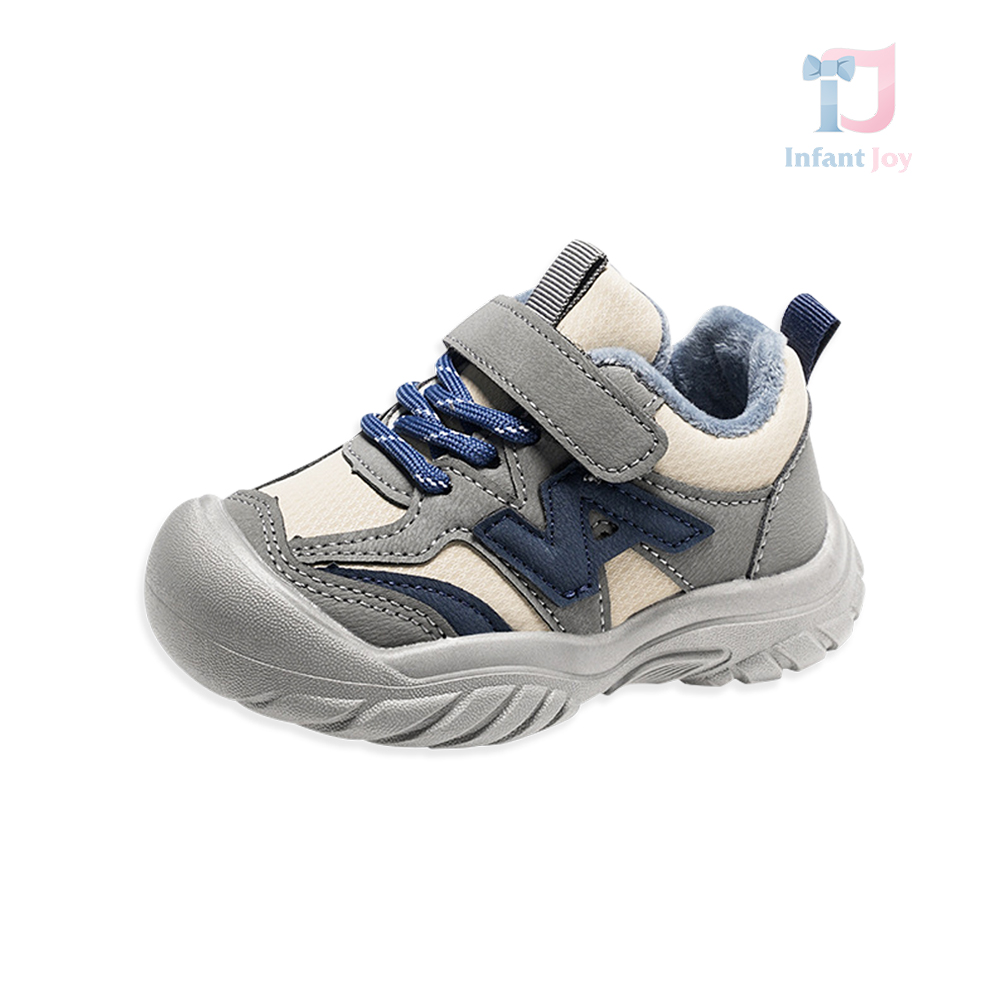 Buty sportowe z puszystą podszewką, wzmocnionym noskiem, sznurowadłami i zapięciem na rzep FrostNova Blue