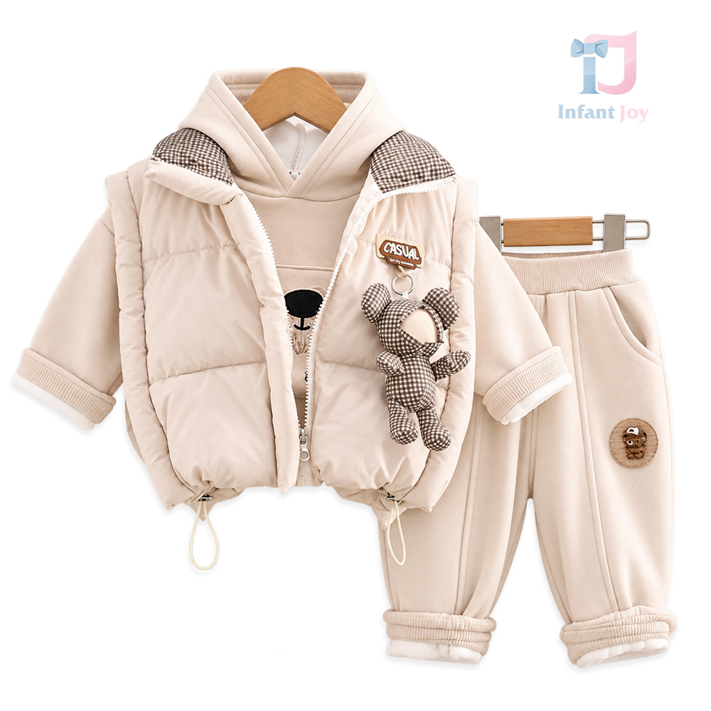 4-częściowy ocieplany komplet z pikowaną kamizelką z zawieszką 3D, bluzą z kapturem i spodniami Bear Buddy